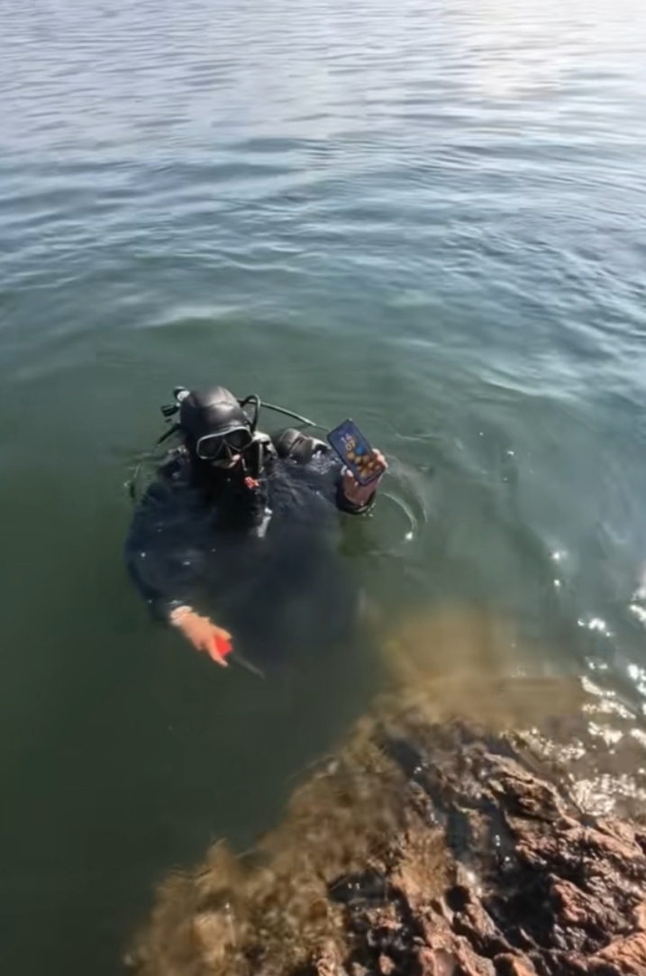 ��ΪMate80������51Сʱ�������� ����һ���ѷ�����Ƶ�ƣ��Լ��ڵ���ʱ��������ΪMate 80�������ں����ֻ��ں��н��ݳ���51Сʱ��