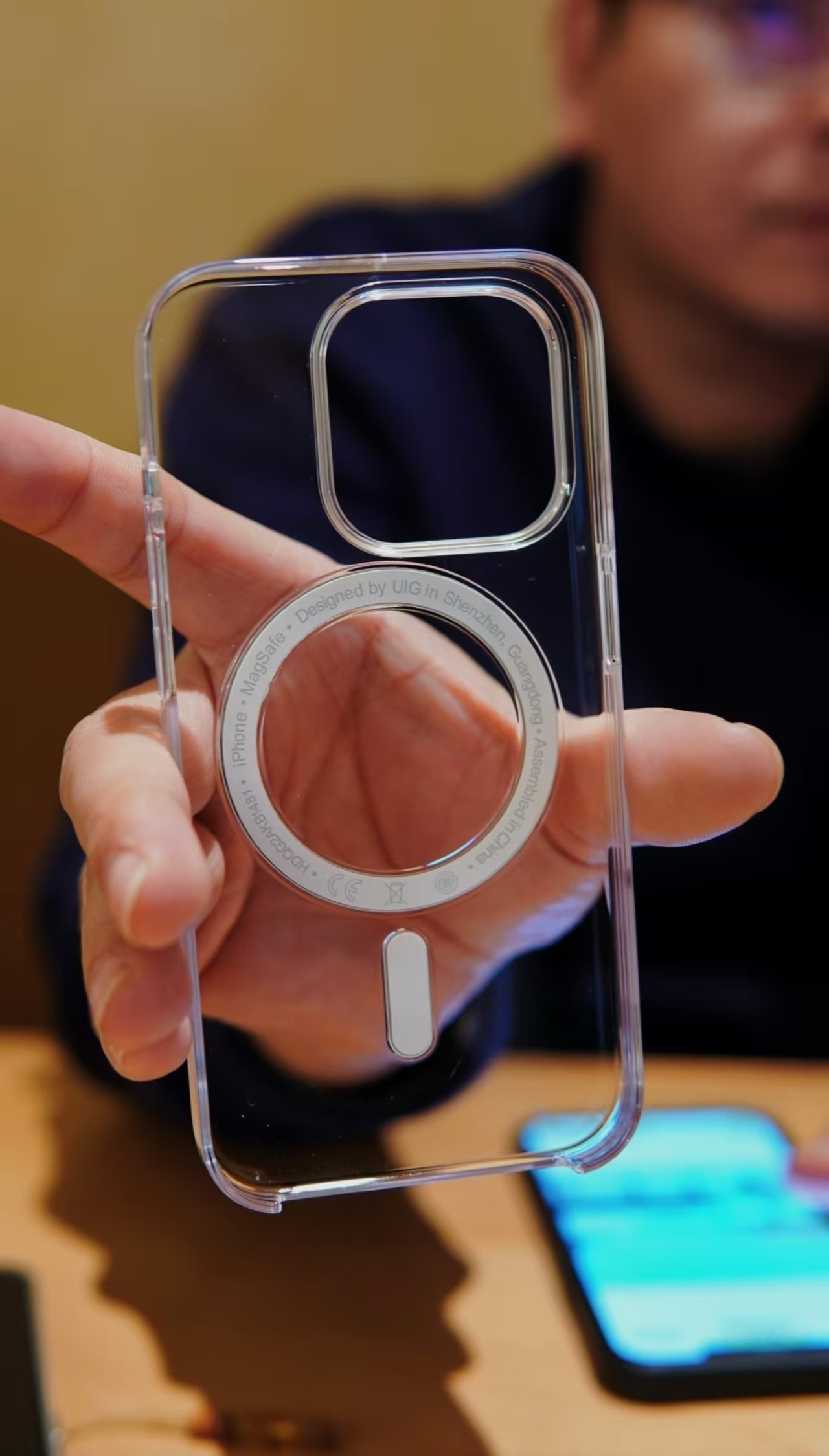 �ѵ�˵...������������ôǿ�� ���͸���ǵ��ŵ�����㣬������Ҳ���Ķ��ġ�  Magsafe��������ƻ��15��Լ�ֻ�