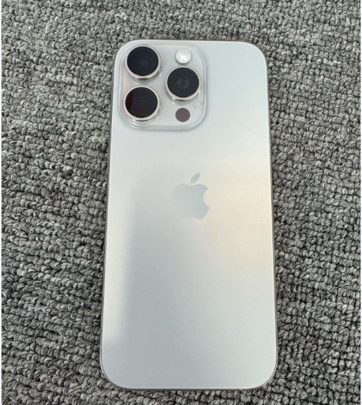 ��׿ת iOS ���� 1 ���£���ƻ�桱 �ù����ٻ�ƻ������Щ�۵���̲����ˣ� ֮ǰ�������갲׿ ��ƻ�������ϰ���˿�䡢�Զ������棬���ܻ��� iPhone 16 Pro��������