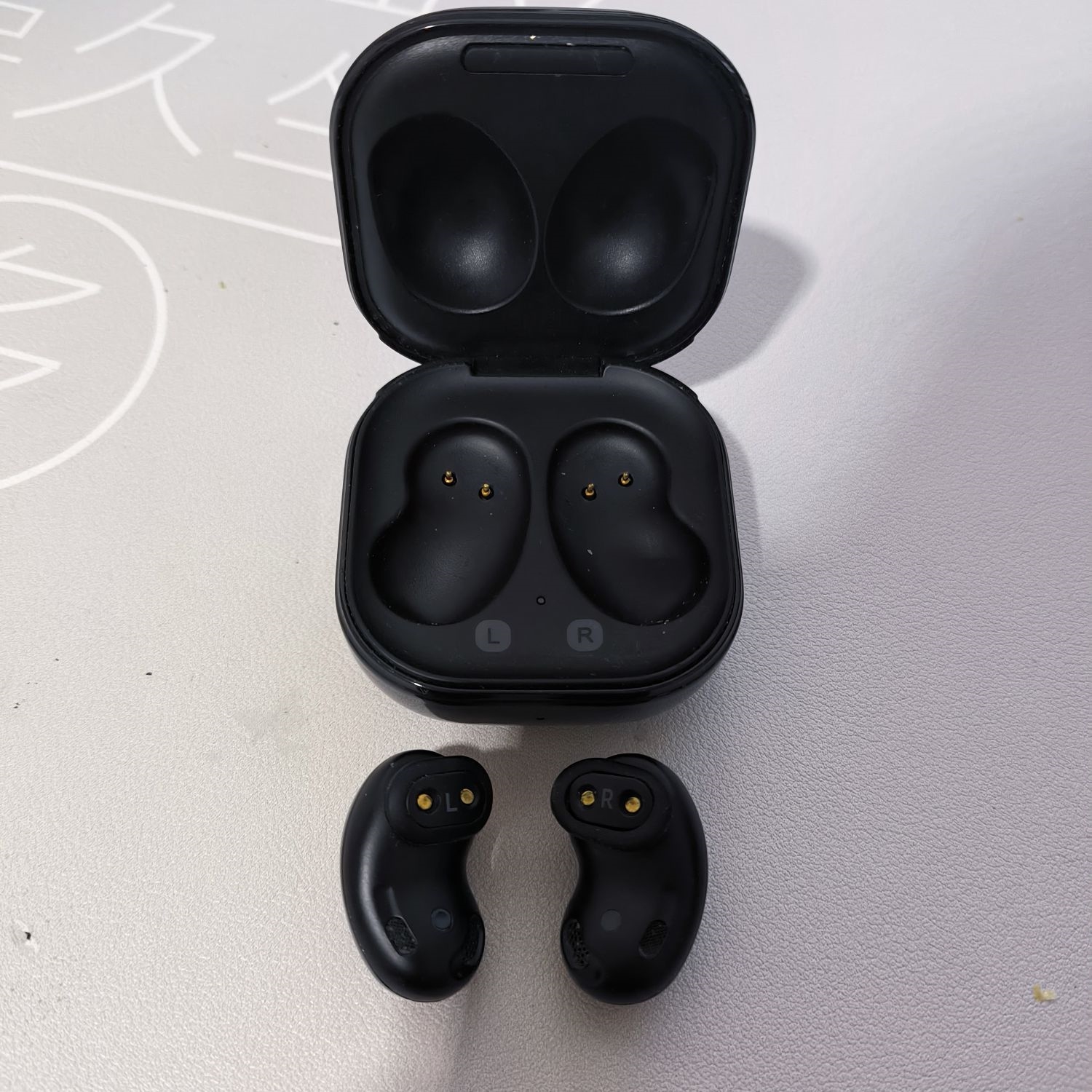 һѷ֮ Galaxy Buds Live һѷ֮ Galaxy Buds Live 
ǼʮǮĺ