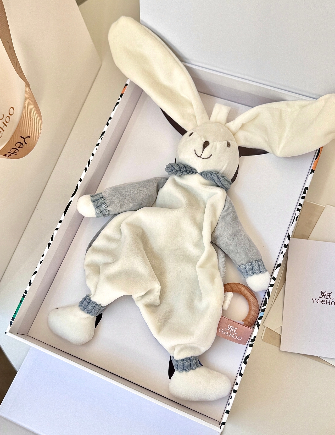 ���ˣ�������ɶ��ɶ��������ֻ��조���족�� �����ճ����Ǽ����£��ֱ�ץ��ʲô����������  Ӣ�ϣ�YEEHOO������������żӤ����