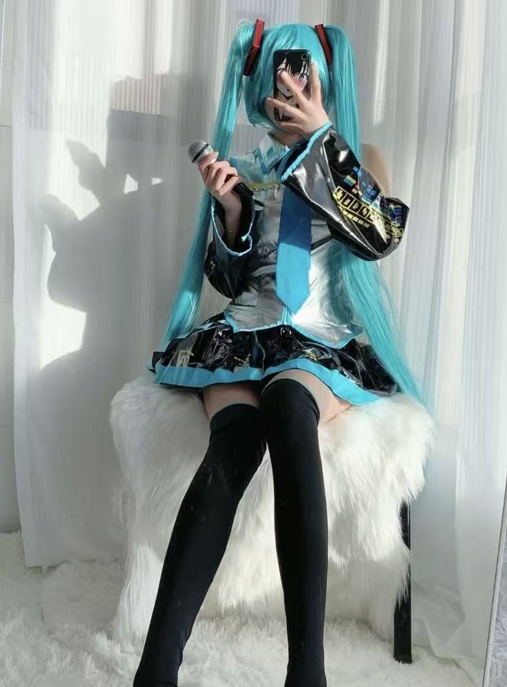 ���ٿ�Բ�Σ���Ϊ�����һ�������� ÿ��ϲ��������Ů�������ﶼס��һ���������һ���������Ρ�S+��Һ̬Ƥ���£����Żᷢ������ӡ���������